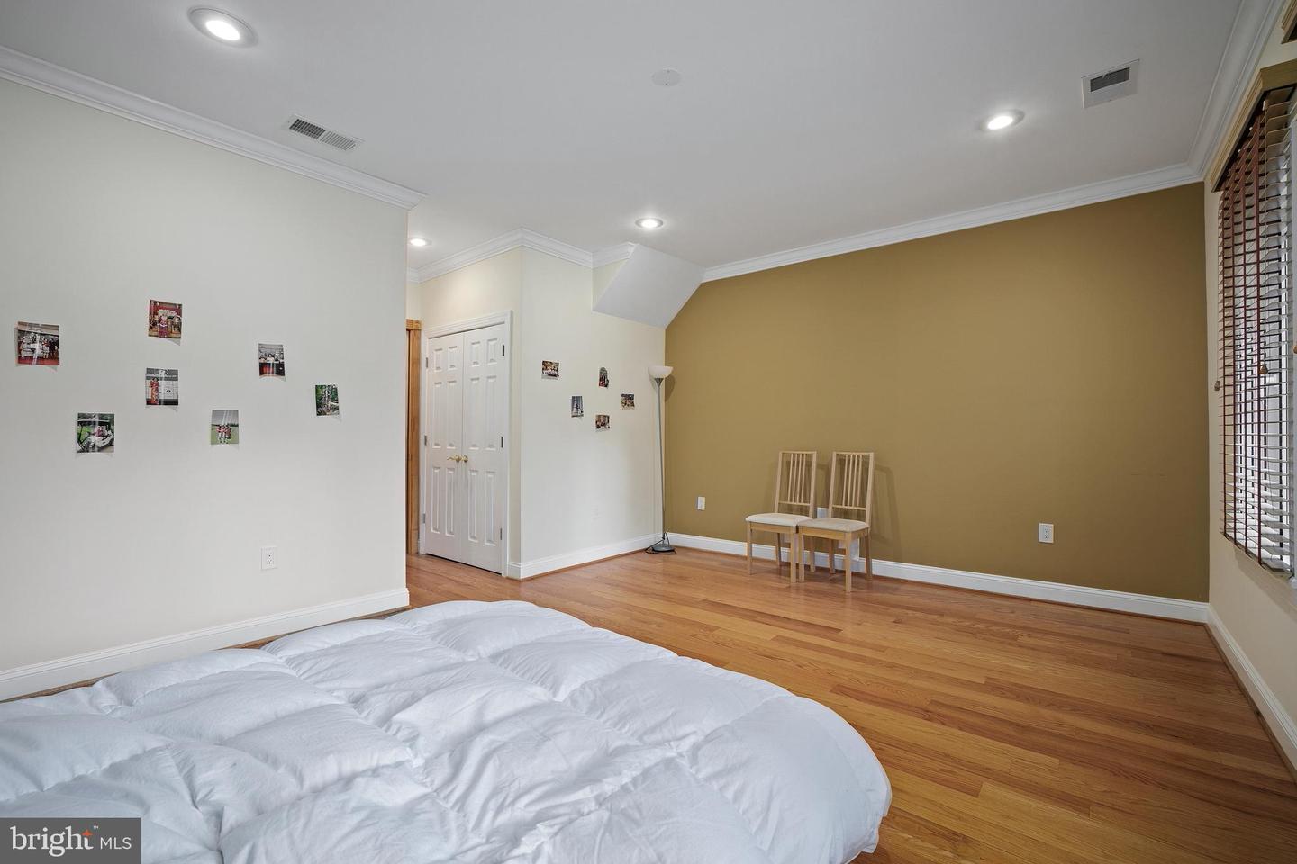 7230 BEVERLY ST, ANNANDALE, Virginia 22003, 10 Bedrooms Bedrooms, ,6 BathroomsBathrooms,Residential,For sale,7230 BEVERLY ST,VAFX2250628 MLS # VAFX2250628