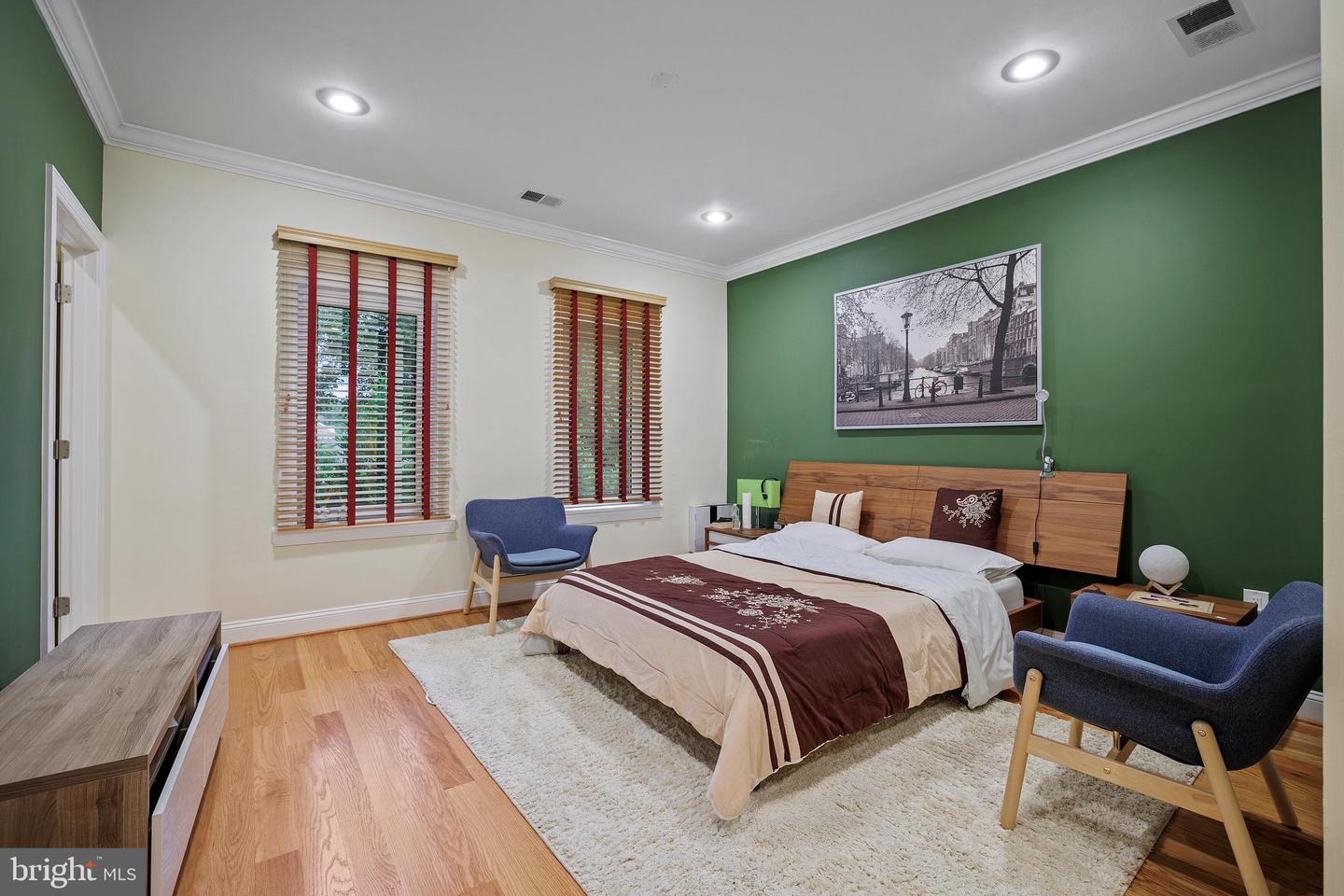 7230 BEVERLY ST, ANNANDALE, Virginia 22003, 10 Bedrooms Bedrooms, ,6 BathroomsBathrooms,Residential,For sale,7230 BEVERLY ST,VAFX2250628 MLS # VAFX2250628