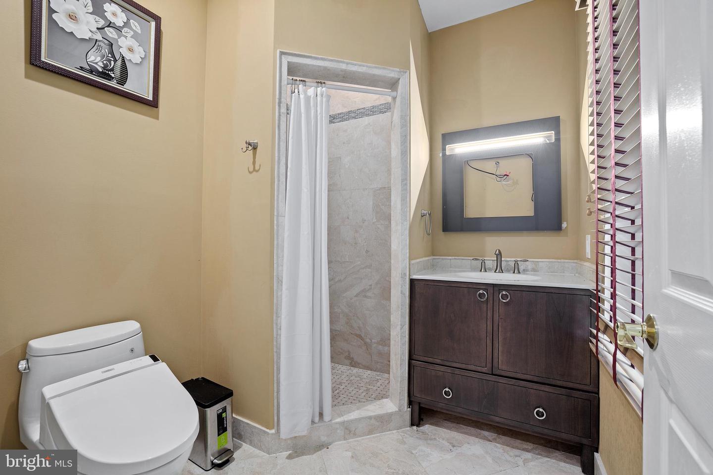 7230 BEVERLY ST, ANNANDALE, Virginia 22003, 10 Bedrooms Bedrooms, ,6 BathroomsBathrooms,Residential,For sale,7230 BEVERLY ST,VAFX2250628 MLS # VAFX2250628