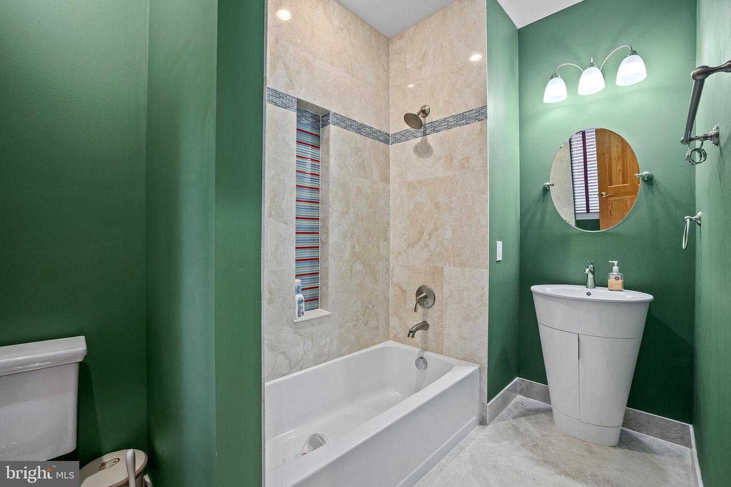 7230 BEVERLY ST, ANNANDALE, Virginia 22003, 10 Bedrooms Bedrooms, ,6 BathroomsBathrooms,Residential,For sale,7230 BEVERLY ST,VAFX2250628 MLS # VAFX2250628