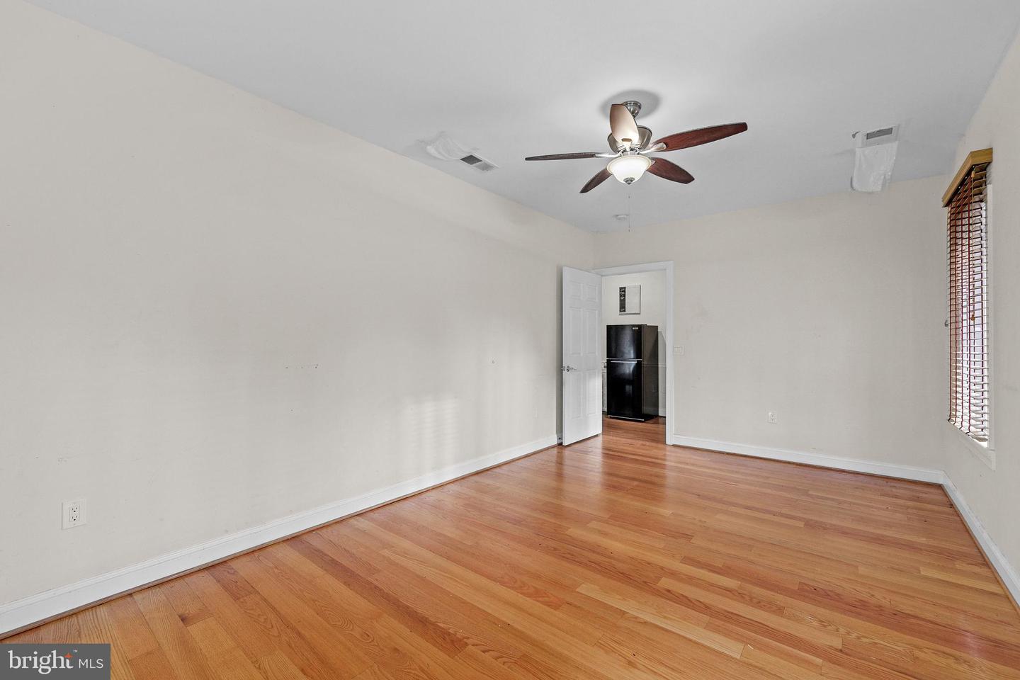 7230 BEVERLY ST, ANNANDALE, Virginia 22003, 10 Bedrooms Bedrooms, ,6 BathroomsBathrooms,Residential,For sale,7230 BEVERLY ST,VAFX2250628 MLS # VAFX2250628