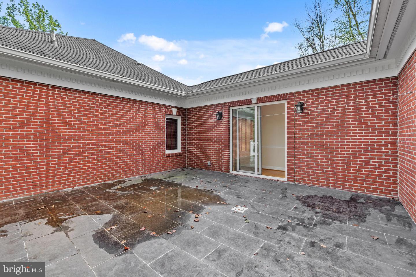 7230 BEVERLY ST, ANNANDALE, Virginia 22003, 10 Bedrooms Bedrooms, ,6 BathroomsBathrooms,Residential,For sale,7230 BEVERLY ST,VAFX2250628 MLS # VAFX2250628
