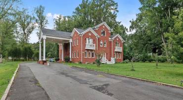 7230 BEVERLY ST, ANNANDALE, Virginia 22003, 10 Bedrooms Bedrooms, ,6 BathroomsBathrooms,Residential,For sale,7230 BEVERLY ST,VAFX2250628 MLS # VAFX2250628
