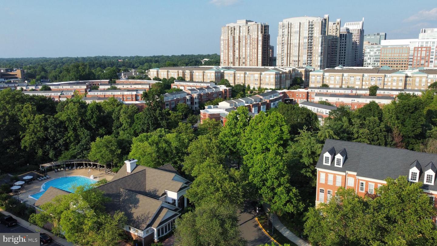 1867 CRESCENT PARK DR #116A, RESTON, Virginia 20190, 2 Bedrooms Bedrooms, ,2 BathroomsBathrooms,Residential,For sale,1867 CRESCENT PARK DR #116A,VAFX2250654 MLS # VAFX2250654