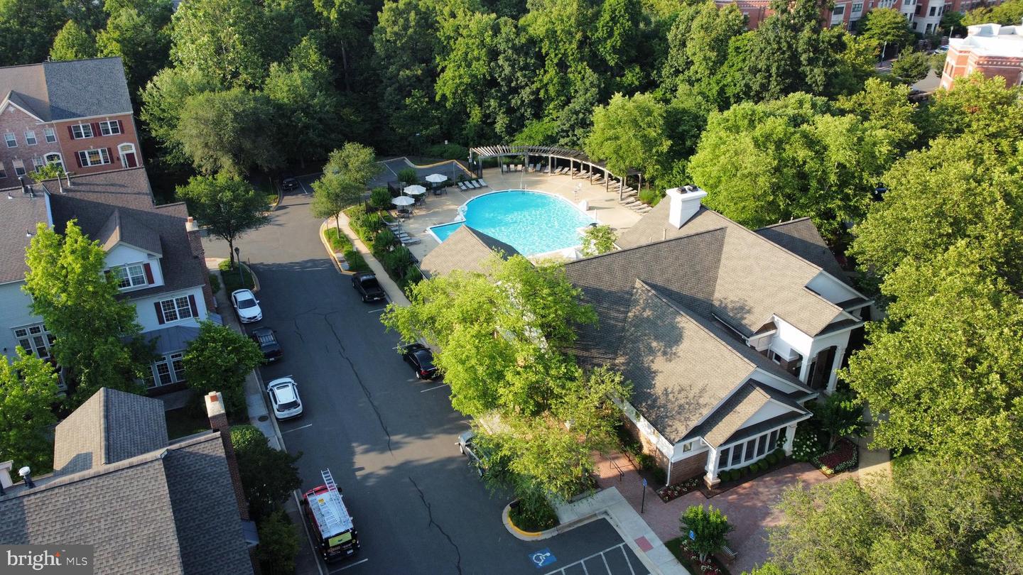 1867 CRESCENT PARK DR #116A, RESTON, Virginia 20190, 2 Bedrooms Bedrooms, ,2 BathroomsBathrooms,Residential,For sale,1867 CRESCENT PARK DR #116A,VAFX2250654 MLS # VAFX2250654