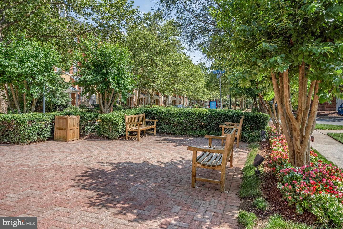 1867 CRESCENT PARK DR #116A, RESTON, Virginia 20190, 2 Bedrooms Bedrooms, ,2 BathroomsBathrooms,Residential,For sale,1867 CRESCENT PARK DR #116A,VAFX2250654 MLS # VAFX2250654