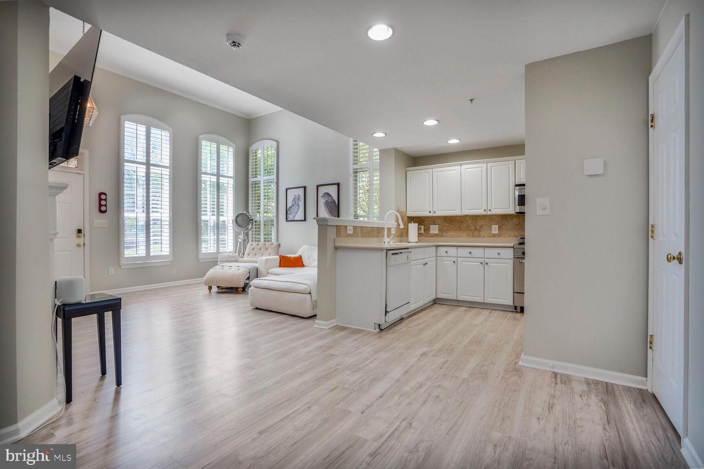 1867 CRESCENT PARK DR #116A, RESTON, Virginia 20190, 2 Bedrooms Bedrooms, ,2 BathroomsBathrooms,Residential,For sale,1867 CRESCENT PARK DR #116A,VAFX2250654 MLS # VAFX2250654