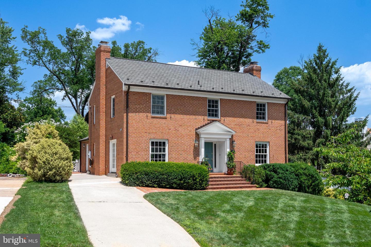 1305 TRINITY DR, ALEXANDRIA, Virginia 22314, 4 Bedrooms Bedrooms, ,3 BathroomsBathrooms,Residential,For sale,1305 TRINITY DR,VAAX2046922 MLS # VAAX2046922