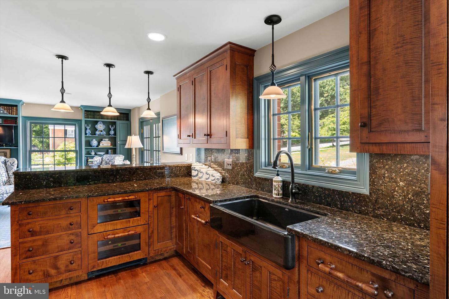 1305 TRINITY DR, ALEXANDRIA, Virginia 22314, 4 Bedrooms Bedrooms, ,3 BathroomsBathrooms,Residential,For sale,1305 TRINITY DR,VAAX2046922 MLS # VAAX2046922
