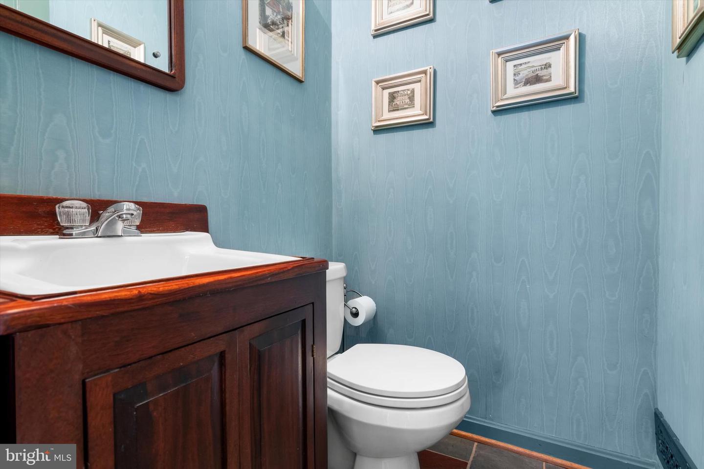 1305 TRINITY DR, ALEXANDRIA, Virginia 22314, 4 Bedrooms Bedrooms, ,3 BathroomsBathrooms,Residential,For sale,1305 TRINITY DR,VAAX2046922 MLS # VAAX2046922