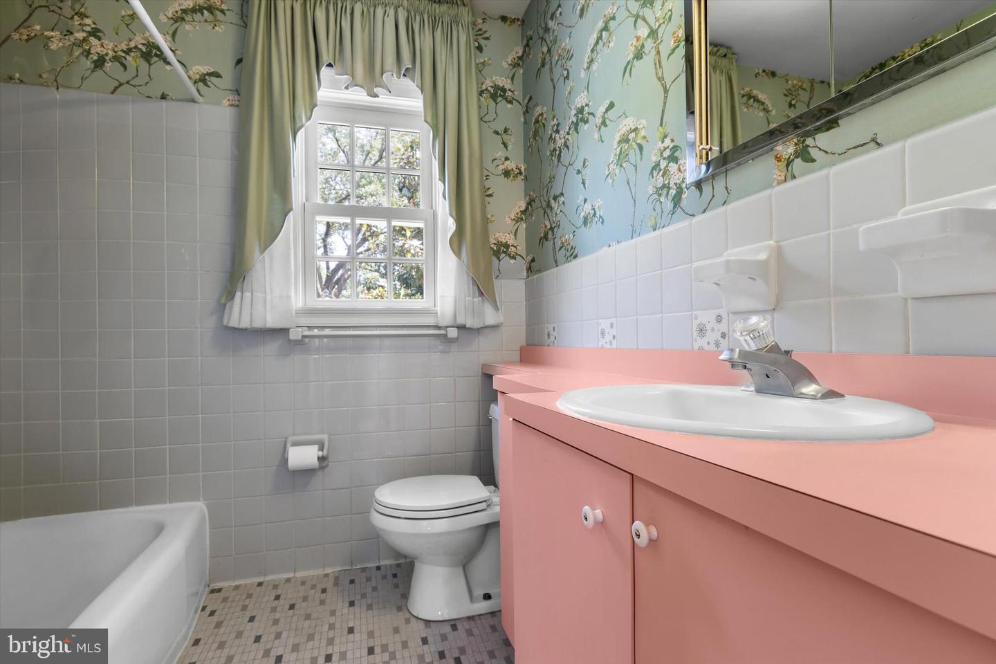 1305 TRINITY DR, ALEXANDRIA, Virginia 22314, 4 Bedrooms Bedrooms, ,3 BathroomsBathrooms,Residential,For sale,1305 TRINITY DR,VAAX2046922 MLS # VAAX2046922