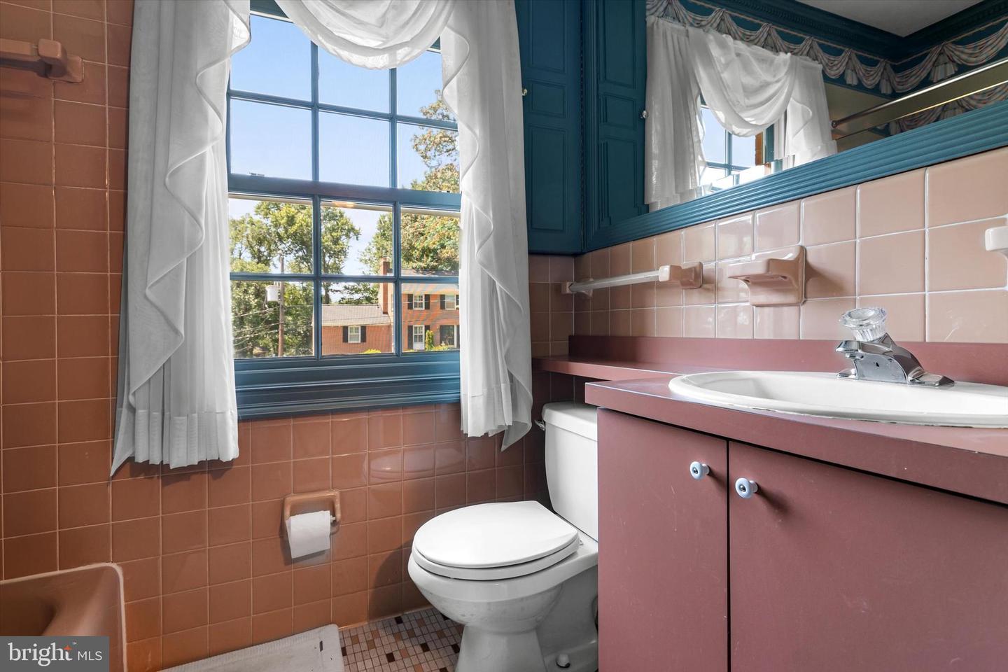 1305 TRINITY DR, ALEXANDRIA, Virginia 22314, 4 Bedrooms Bedrooms, ,3 BathroomsBathrooms,Residential,For sale,1305 TRINITY DR,VAAX2046922 MLS # VAAX2046922
