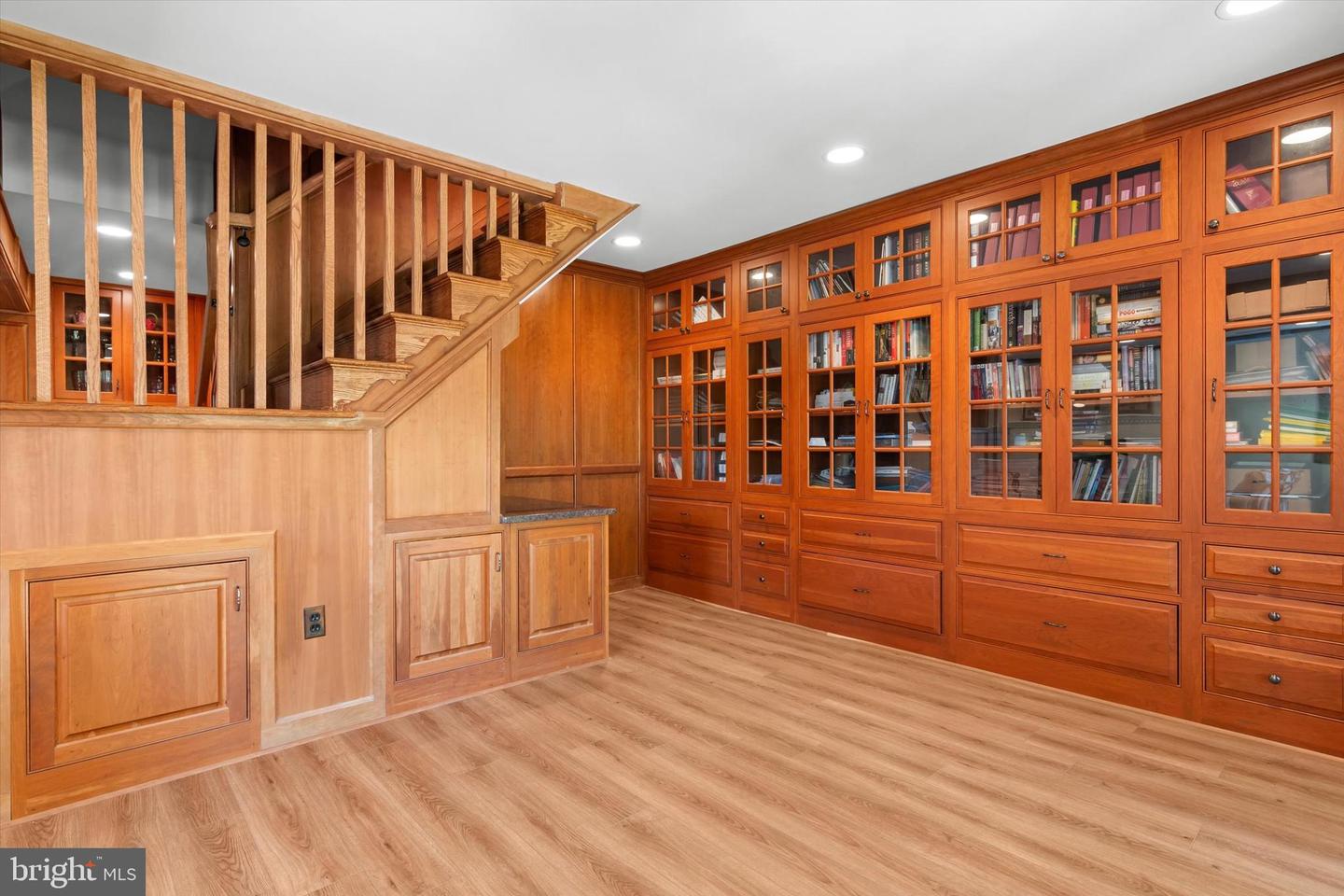 1305 TRINITY DR, ALEXANDRIA, Virginia 22314, 4 Bedrooms Bedrooms, ,3 BathroomsBathrooms,Residential,For sale,1305 TRINITY DR,VAAX2046922 MLS # VAAX2046922