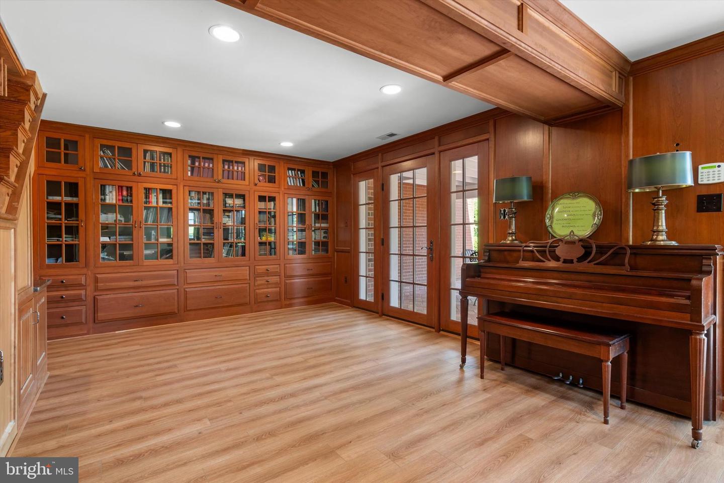 1305 TRINITY DR, ALEXANDRIA, Virginia 22314, 4 Bedrooms Bedrooms, ,3 BathroomsBathrooms,Residential,For sale,1305 TRINITY DR,VAAX2046922 MLS # VAAX2046922
