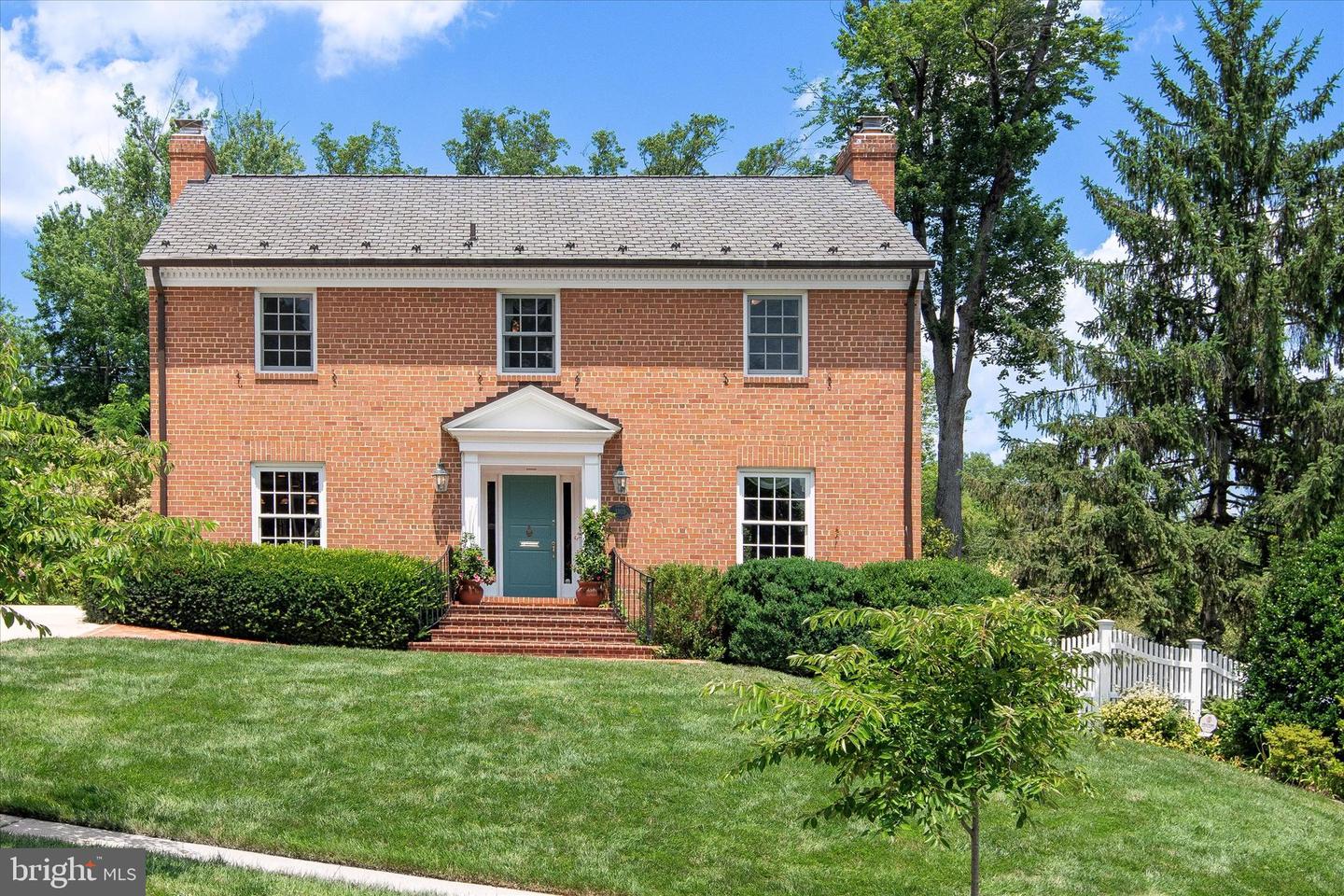 1305 TRINITY DR, ALEXANDRIA, Virginia 22314, 4 Bedrooms Bedrooms, ,3 BathroomsBathrooms,Residential,For sale,1305 TRINITY DR,VAAX2046922 MLS # VAAX2046922