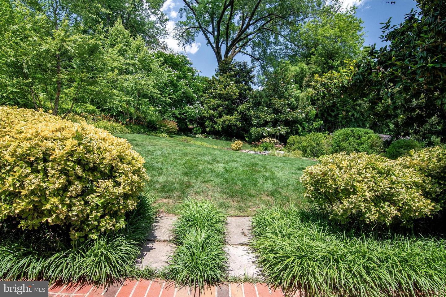 1305 TRINITY DR, ALEXANDRIA, Virginia 22314, 4 Bedrooms Bedrooms, ,3 BathroomsBathrooms,Residential,For sale,1305 TRINITY DR,VAAX2046922 MLS # VAAX2046922