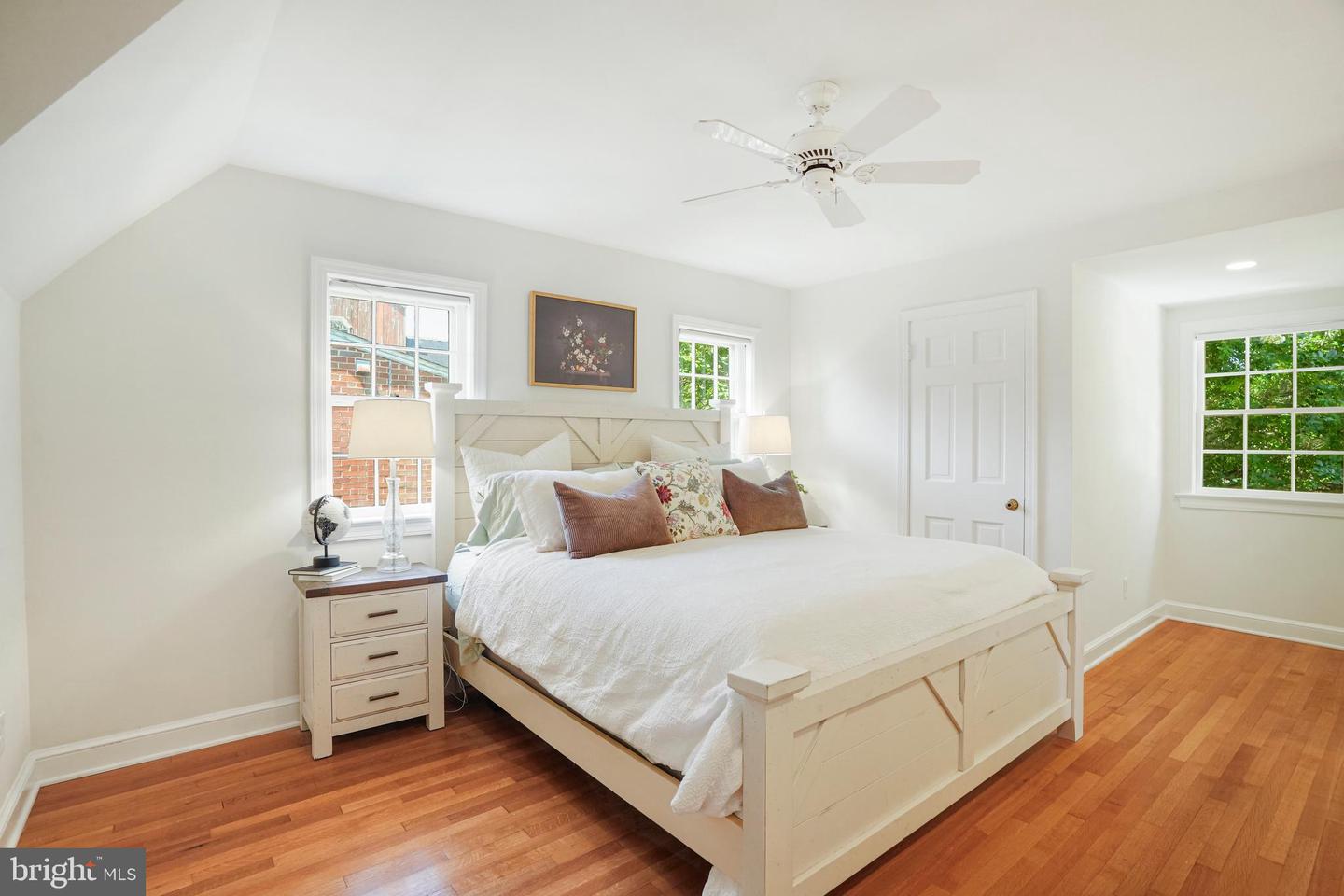 2833 NORTHAMPTON ST NW, WASHINGTON, District Of Columbia 20015, 3 Bedrooms Bedrooms, ,3 BathroomsBathrooms,Residential,For sale,2833 NORTHAMPTON ST NW,DCDC2207808 MLS # DCDC2207808