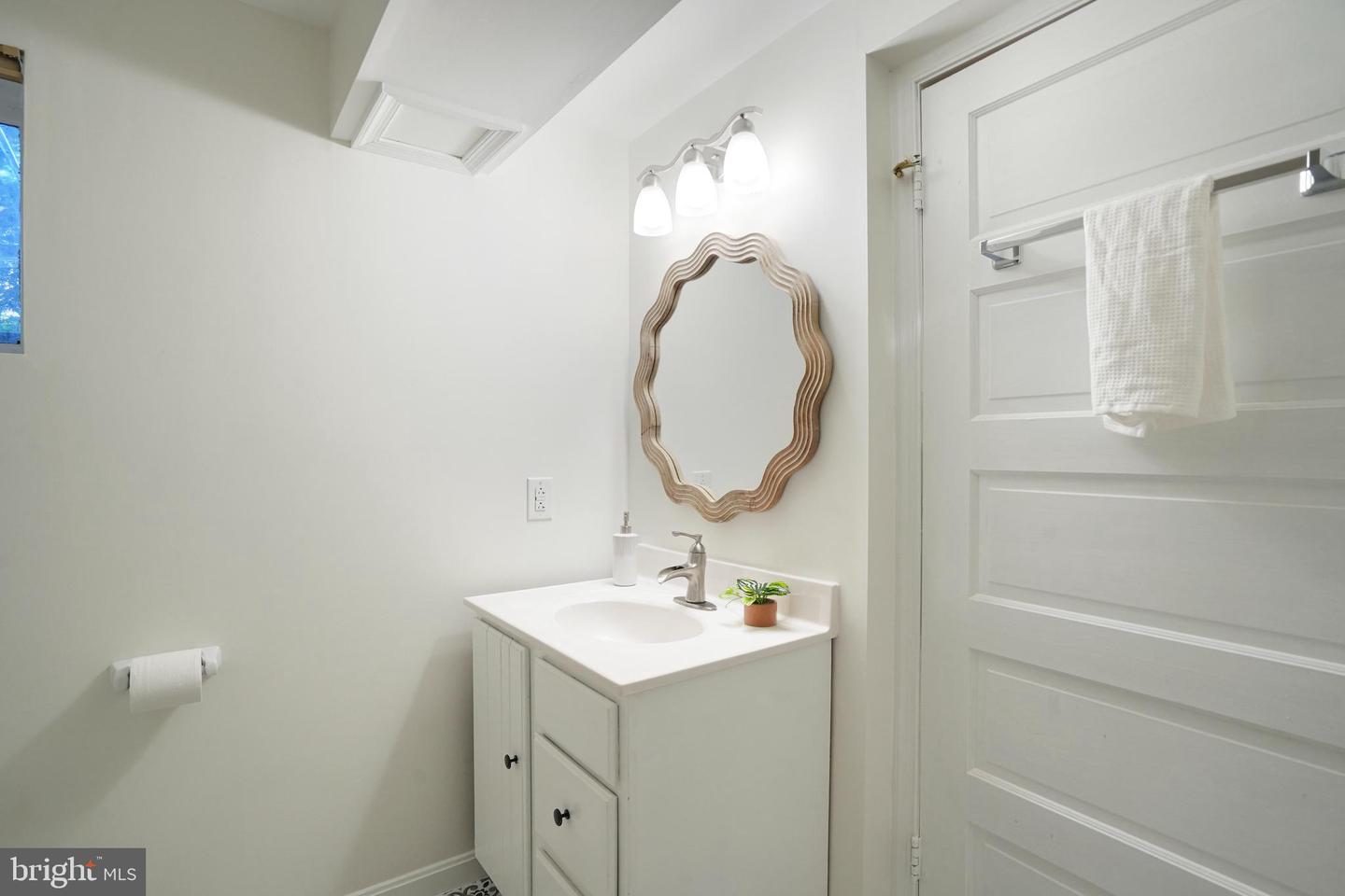 2833 NORTHAMPTON ST NW, WASHINGTON, District Of Columbia 20015, 3 Bedrooms Bedrooms, ,3 BathroomsBathrooms,Residential,For sale,2833 NORTHAMPTON ST NW,DCDC2207808 MLS # DCDC2207808