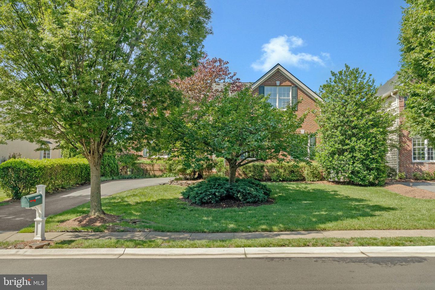 43485 FOXGROVE CT, ASHBURN, Virginia 20147, 4 Bedrooms Bedrooms, ,4 BathroomsBathrooms,Residential,For sale,43485 FOXGROVE CT,VALO2100536 MLS # VALO2100536