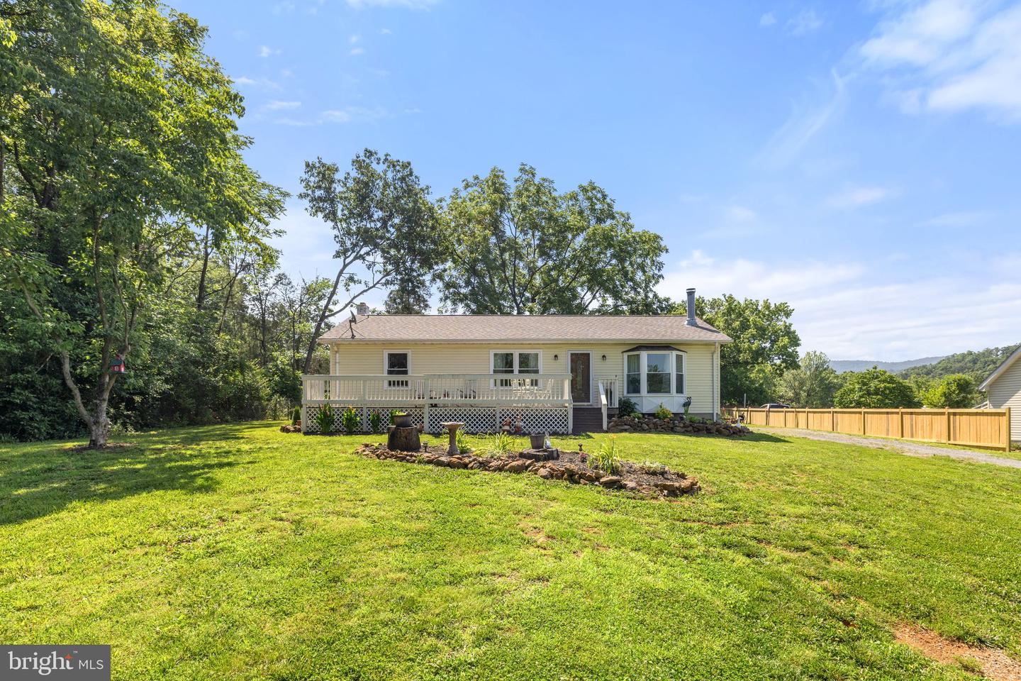 381 YOUNGS DR, FRONT ROYAL, Virginia 22630, 2 Bedrooms Bedrooms, ,2 BathroomsBathrooms,Residential,For sale,381 YOUNGS DR,VAWR2011578 MLS # VAWR2011578