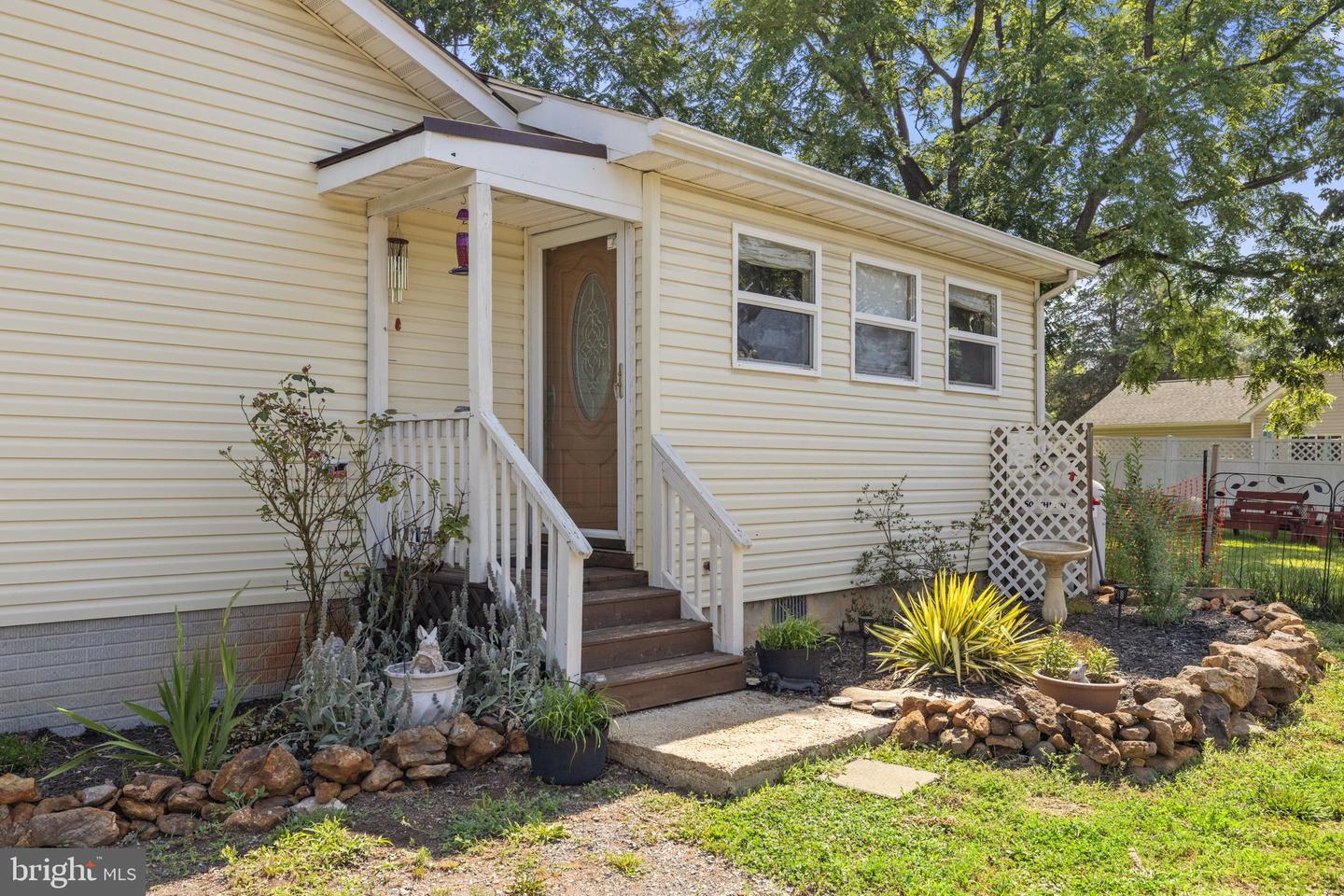 381 YOUNGS DR, FRONT ROYAL, Virginia 22630, 2 Bedrooms Bedrooms, ,2 BathroomsBathrooms,Residential,For sale,381 YOUNGS DR,VAWR2011578 MLS # VAWR2011578