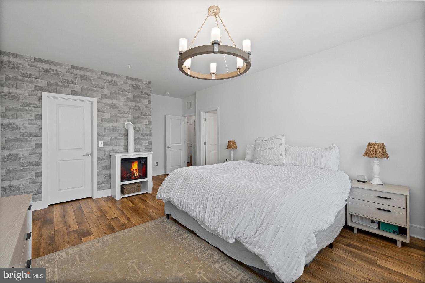 43270 FARRINGDON SQ, ASHBURN, Virginia 20148, 3 Bedrooms Bedrooms, ,2 BathroomsBathrooms,Residential,For sale,43270 FARRINGDON SQ,VALO2100458 MLS # VALO2100458