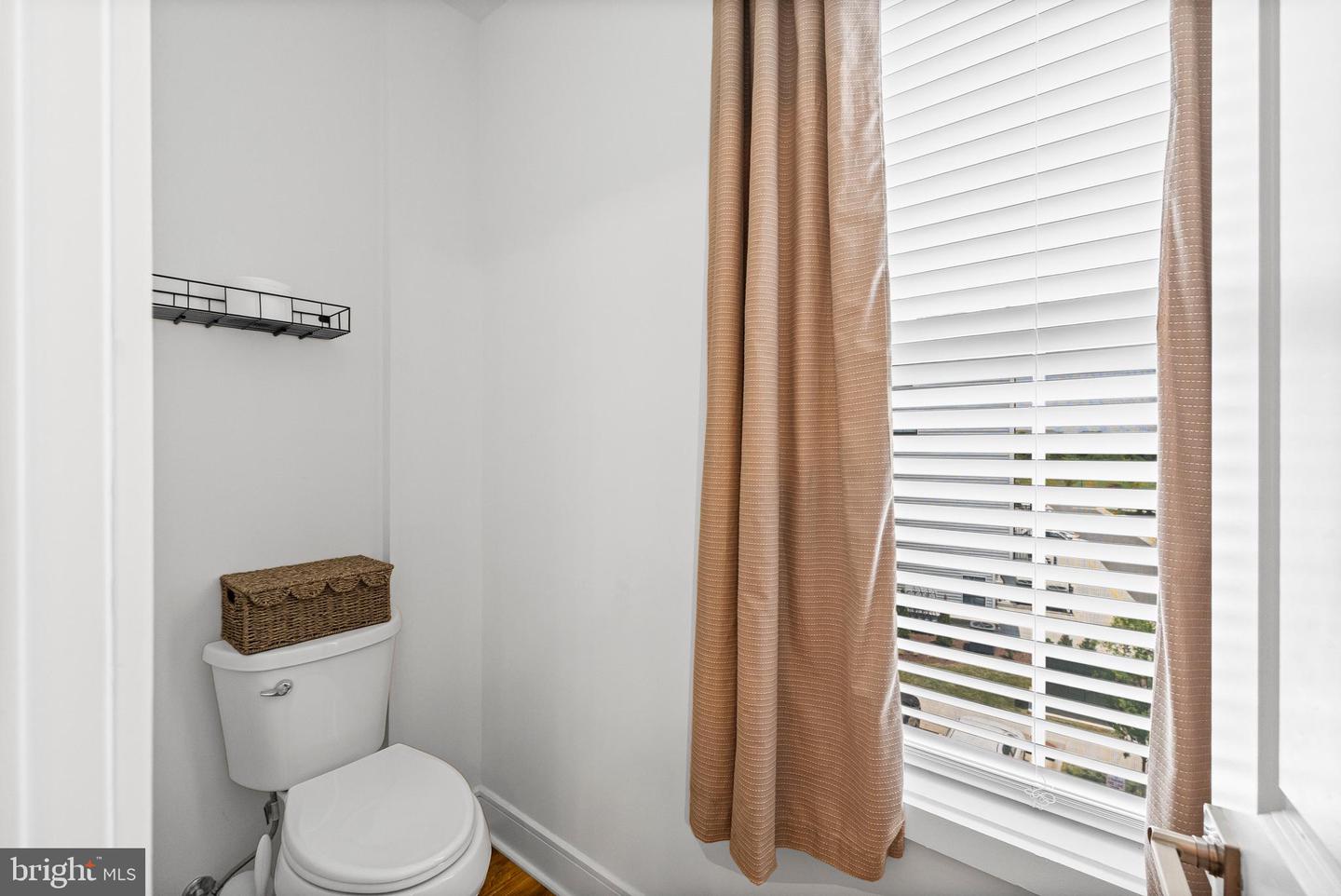 43270 FARRINGDON SQ, ASHBURN, Virginia 20148, 3 Bedrooms Bedrooms, ,2 BathroomsBathrooms,Residential,For sale,43270 FARRINGDON SQ,VALO2100458 MLS # VALO2100458