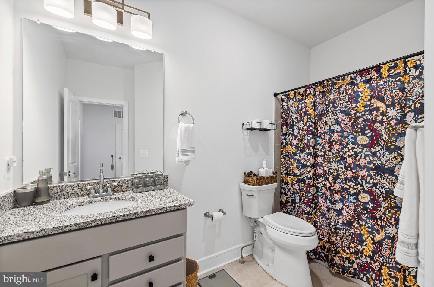 43270 FARRINGDON SQ, ASHBURN, Virginia 20148, 3 Bedrooms Bedrooms, ,2 BathroomsBathrooms,Residential,For sale,43270 FARRINGDON SQ,VALO2100458 MLS # VALO2100458