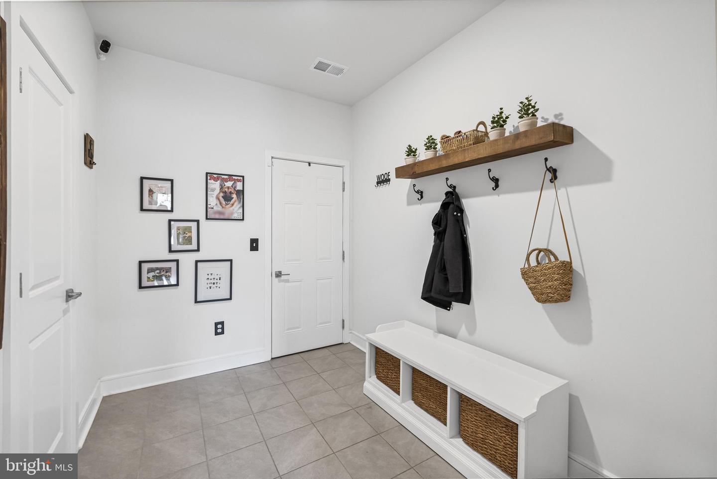 43270 FARRINGDON SQ, ASHBURN, Virginia 20148, 3 Bedrooms Bedrooms, ,2 BathroomsBathrooms,Residential,For sale,43270 FARRINGDON SQ,VALO2100458 MLS # VALO2100458