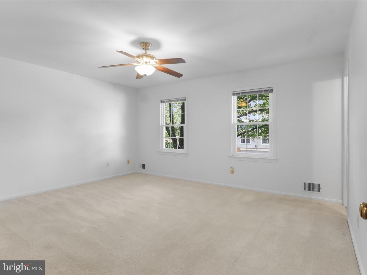 4714 38TH PL N, ARLINGTON, Virginia 22207, 5 Bedrooms Bedrooms, ,3 BathroomsBathrooms,Residential,For sale,4714 38TH PL N,VAAR2059830 MLS # VAAR2059830