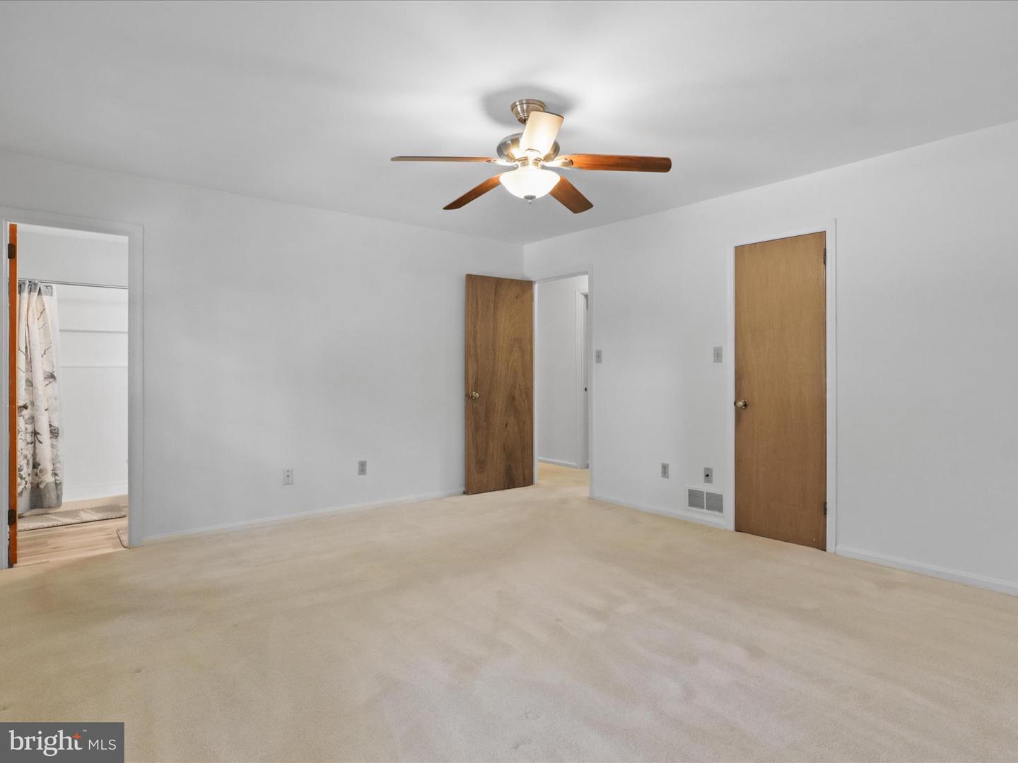 4714 38TH PL N, ARLINGTON, Virginia 22207, 5 Bedrooms Bedrooms, ,3 BathroomsBathrooms,Residential,For sale,4714 38TH PL N,VAAR2059830 MLS # VAAR2059830