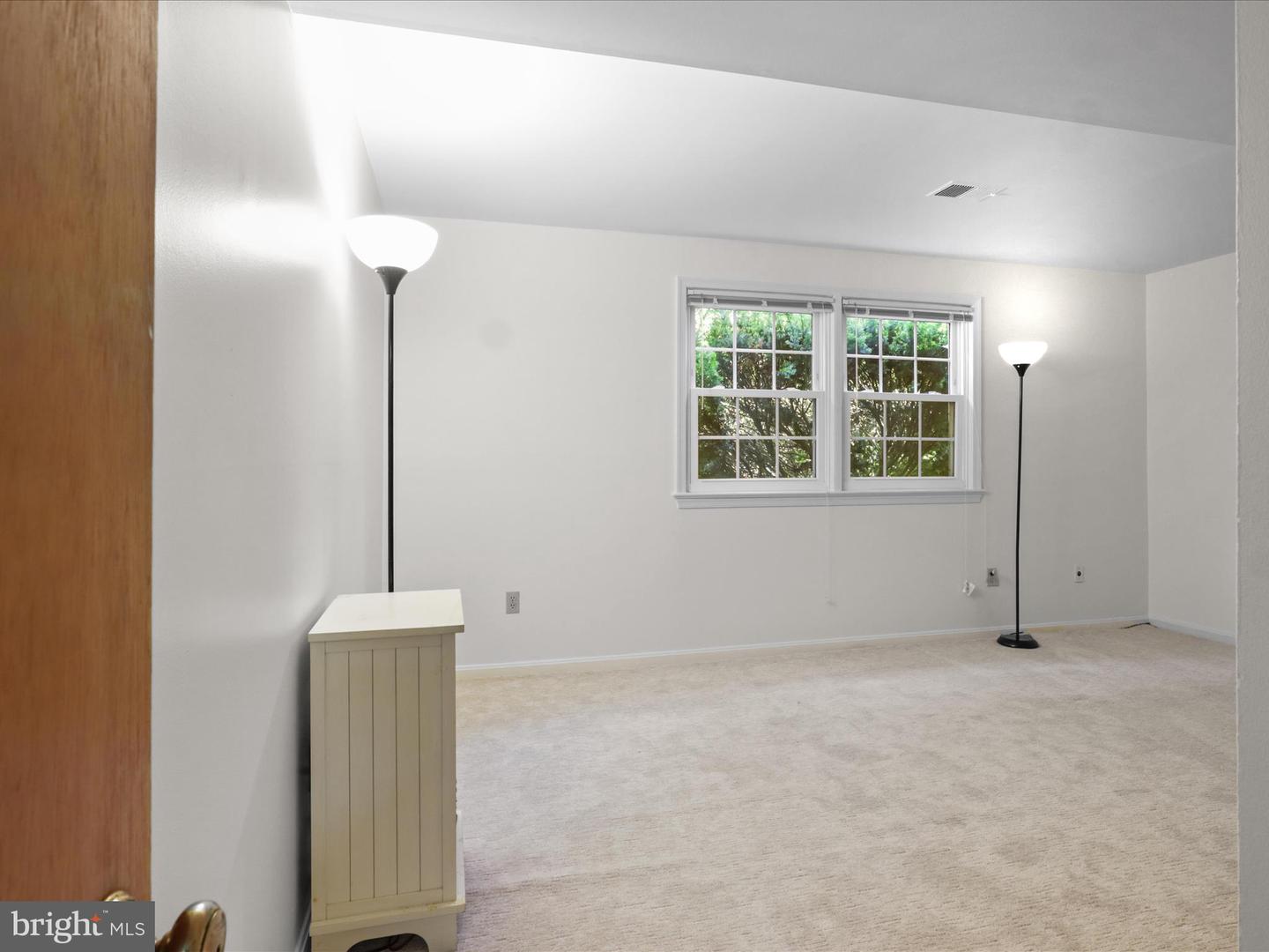 4714 38TH PL N, ARLINGTON, Virginia 22207, 5 Bedrooms Bedrooms, ,3 BathroomsBathrooms,Residential,For sale,4714 38TH PL N,VAAR2059830 MLS # VAAR2059830