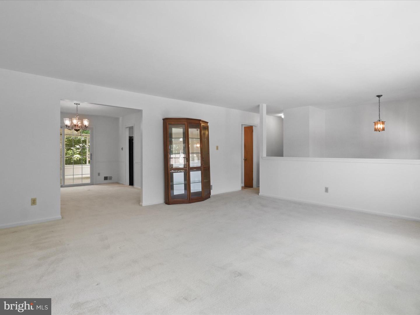 4714 38TH PL N, ARLINGTON, Virginia 22207, 5 Bedrooms Bedrooms, ,3 BathroomsBathrooms,Residential,For sale,4714 38TH PL N,VAAR2059830 MLS # VAAR2059830