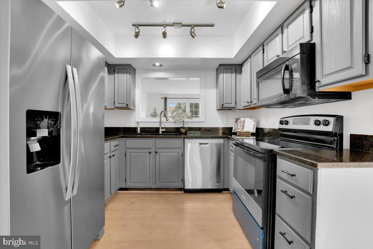 21771 LEATHERLEAF CIR, STERLING, Virginia 20164, 2 Bedrooms Bedrooms, ,2 BathroomsBathrooms,Residential,For sale,21771 LEATHERLEAF CIR,VALO2100460 MLS # VALO2100460