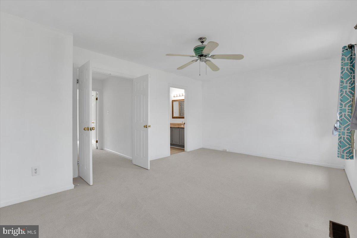 21771 LEATHERLEAF CIR, STERLING, Virginia 20164, 2 Bedrooms Bedrooms, ,2 BathroomsBathrooms,Residential,For sale,21771 LEATHERLEAF CIR,VALO2100460 MLS # VALO2100460