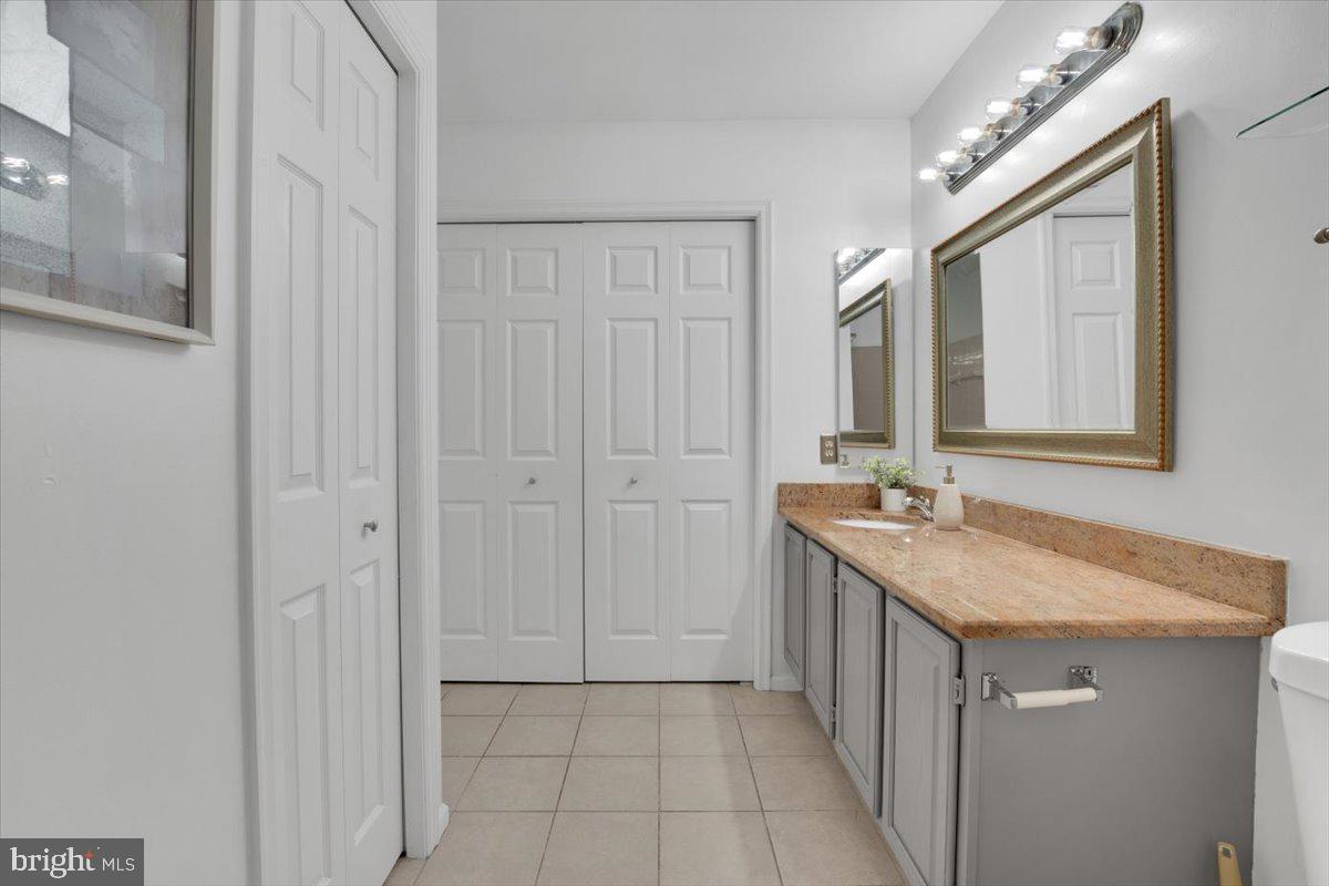 21771 LEATHERLEAF CIR, STERLING, Virginia 20164, 2 Bedrooms Bedrooms, ,2 BathroomsBathrooms,Residential,For sale,21771 LEATHERLEAF CIR,VALO2100460 MLS # VALO2100460
