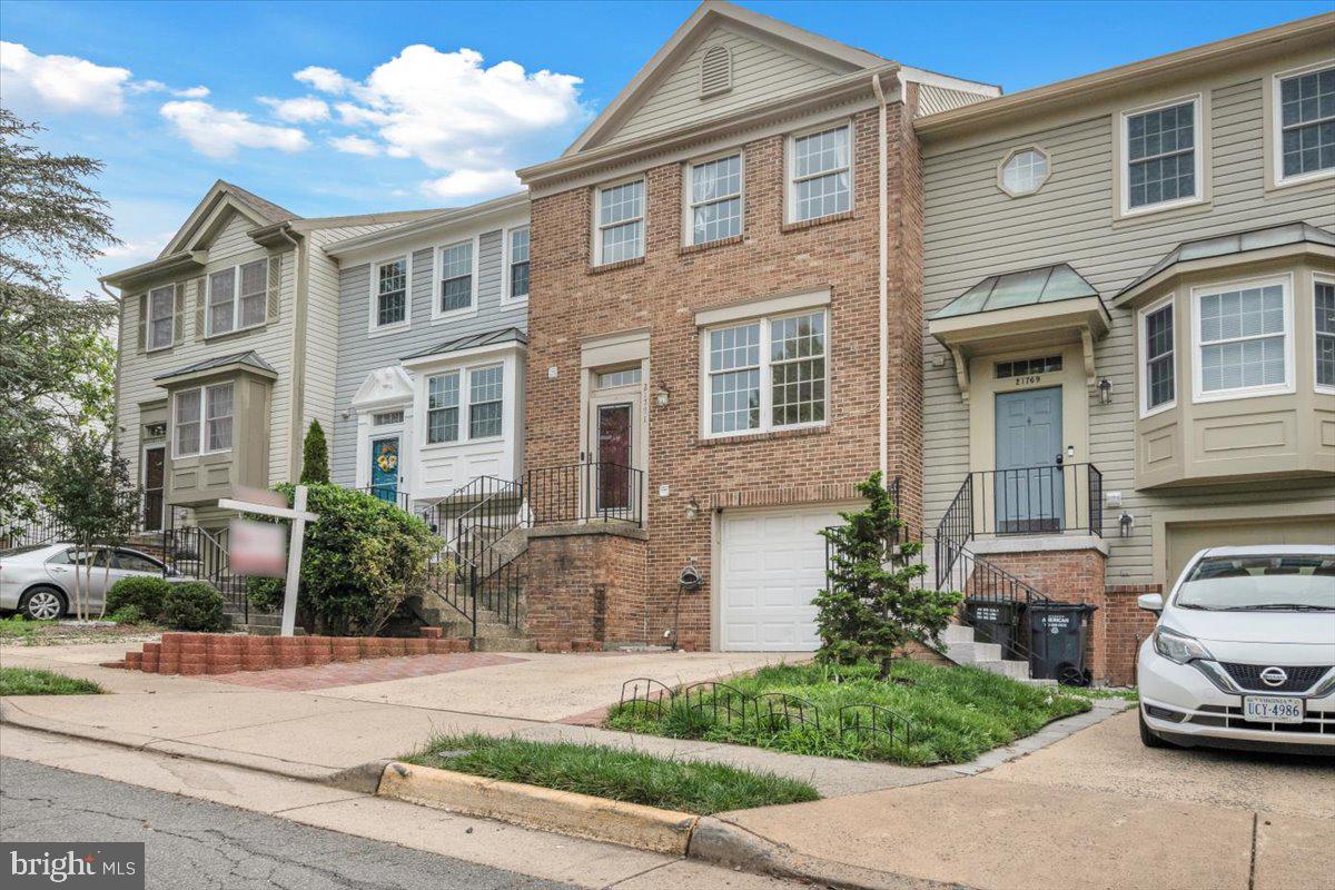 21771 LEATHERLEAF CIR, STERLING, Virginia 20164, 2 Bedrooms Bedrooms, ,2 BathroomsBathrooms,Residential,For sale,21771 LEATHERLEAF CIR,VALO2100460 MLS # VALO2100460