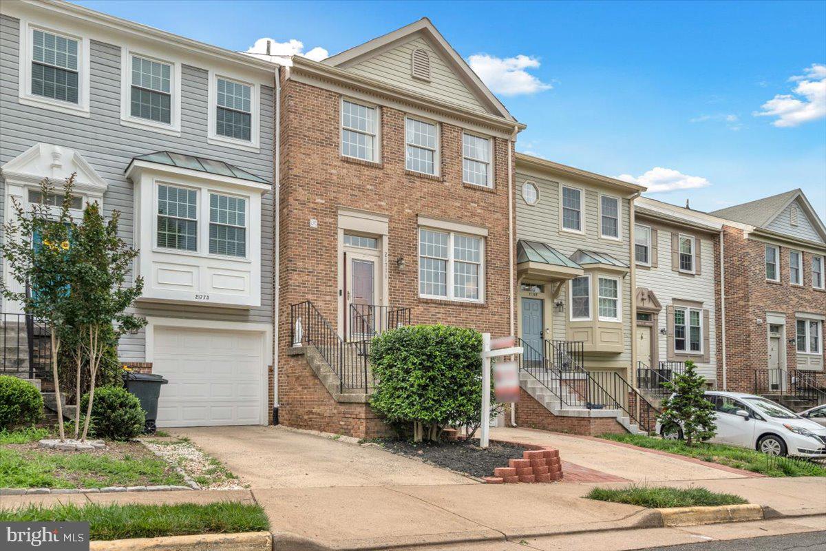 21771 LEATHERLEAF CIR, STERLING, Virginia 20164, 2 Bedrooms Bedrooms, ,2 BathroomsBathrooms,Residential,For sale,21771 LEATHERLEAF CIR,VALO2100460 MLS # VALO2100460