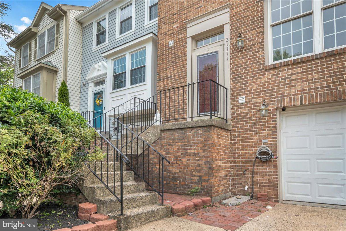 21771 LEATHERLEAF CIR, STERLING, Virginia 20164, 2 Bedrooms Bedrooms, ,2 BathroomsBathrooms,Residential,For sale,21771 LEATHERLEAF CIR,VALO2100460 MLS # VALO2100460
