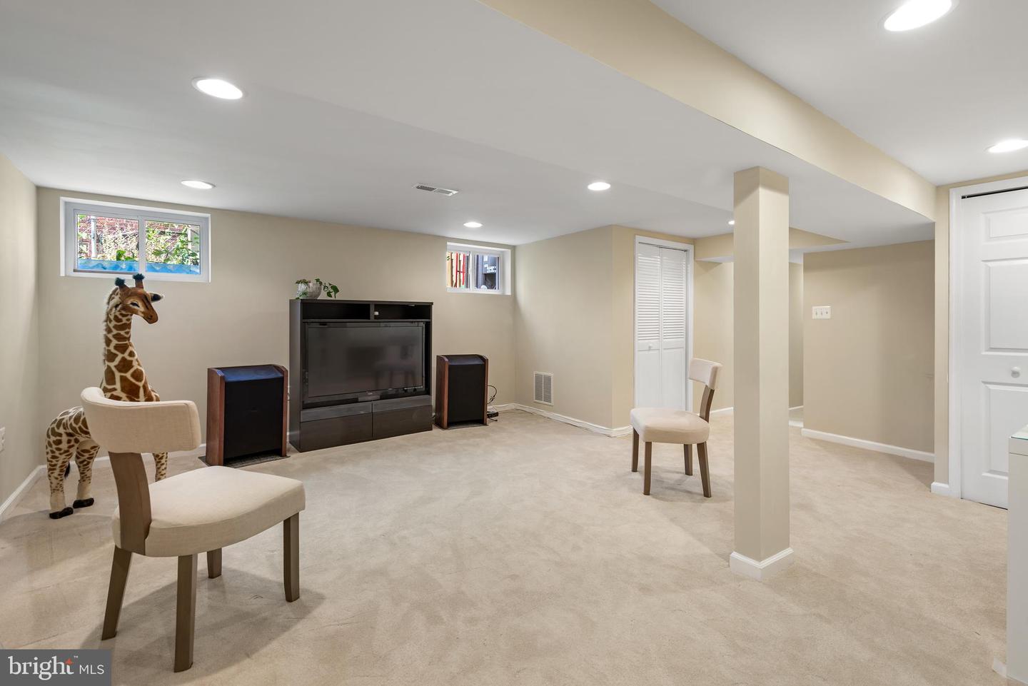 5713 4TH ST NW, WASHINGTON, District Of Columbia 20011, 4 Bedrooms Bedrooms, 8 Rooms Rooms,3 BathroomsBathrooms,Residential,For sale,5713 4TH ST NW,DCDC2207692 MLS # DCDC2207692