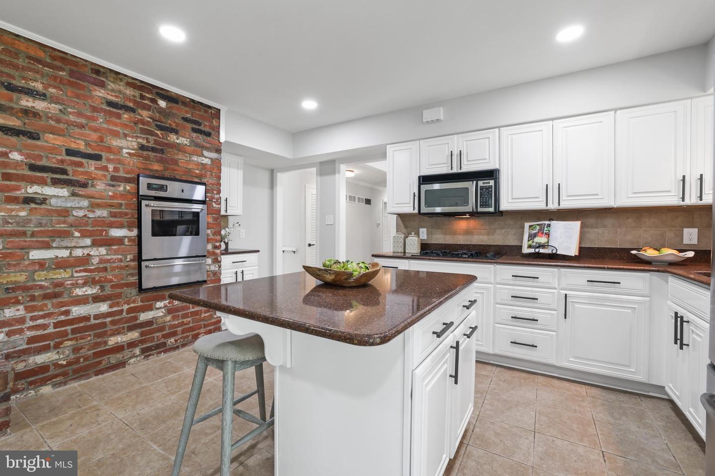 906 DANTON LN, ALEXANDRIA, Virginia 22308, 5 Bedrooms Bedrooms, ,3 BathroomsBathrooms,Residential,For sale,906 DANTON LN,VAFX2250582 MLS # VAFX2250582