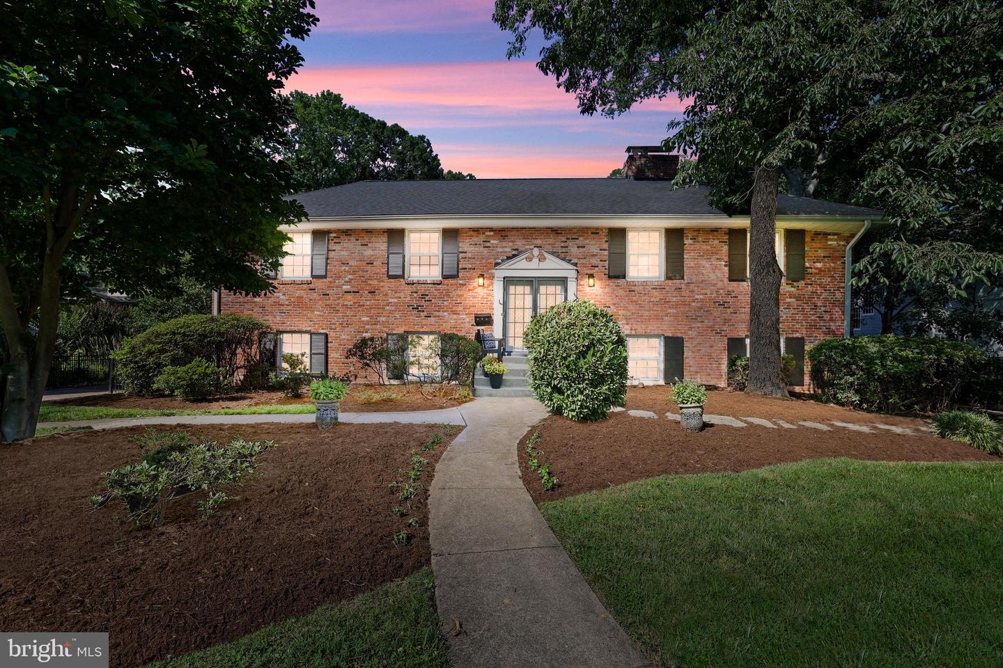 906 DANTON LN, ALEXANDRIA, Virginia 22308, 5 Bedrooms Bedrooms, ,3 BathroomsBathrooms,Residential,For sale,906 DANTON LN,VAFX2250582 MLS # VAFX2250582