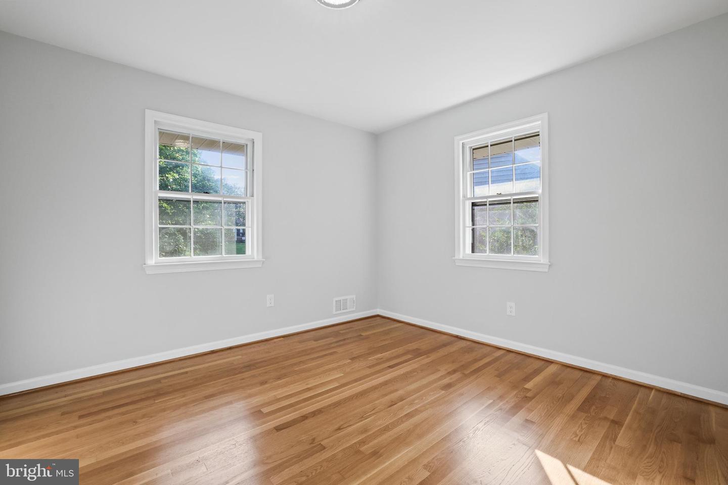 906 DANTON LN, ALEXANDRIA, Virginia 22308, 5 Bedrooms Bedrooms, ,3 BathroomsBathrooms,Residential,For sale,906 DANTON LN,VAFX2250582 MLS # VAFX2250582