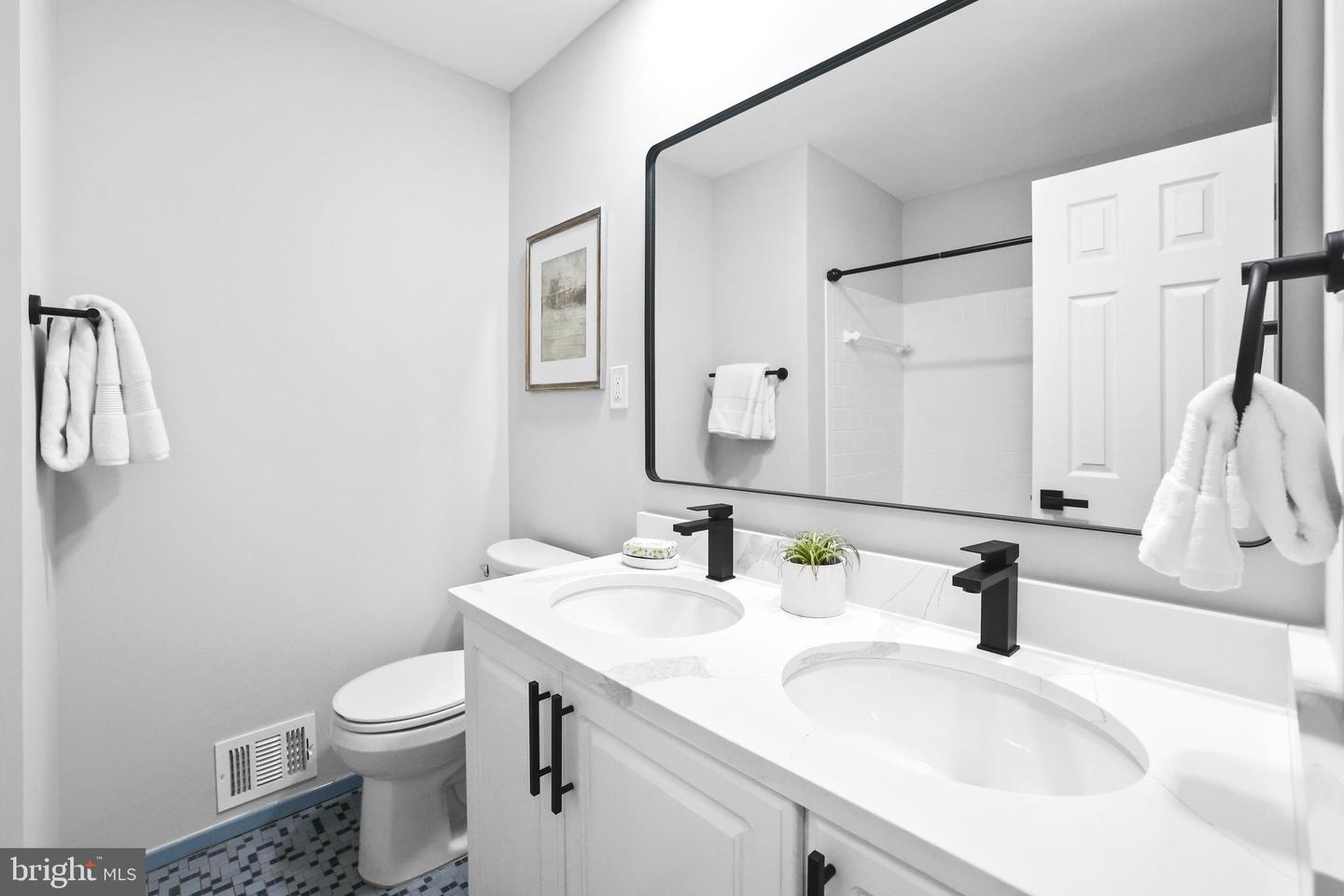 906 DANTON LN, ALEXANDRIA, Virginia 22308, 5 Bedrooms Bedrooms, ,3 BathroomsBathrooms,Residential,For sale,906 DANTON LN,VAFX2250582 MLS # VAFX2250582