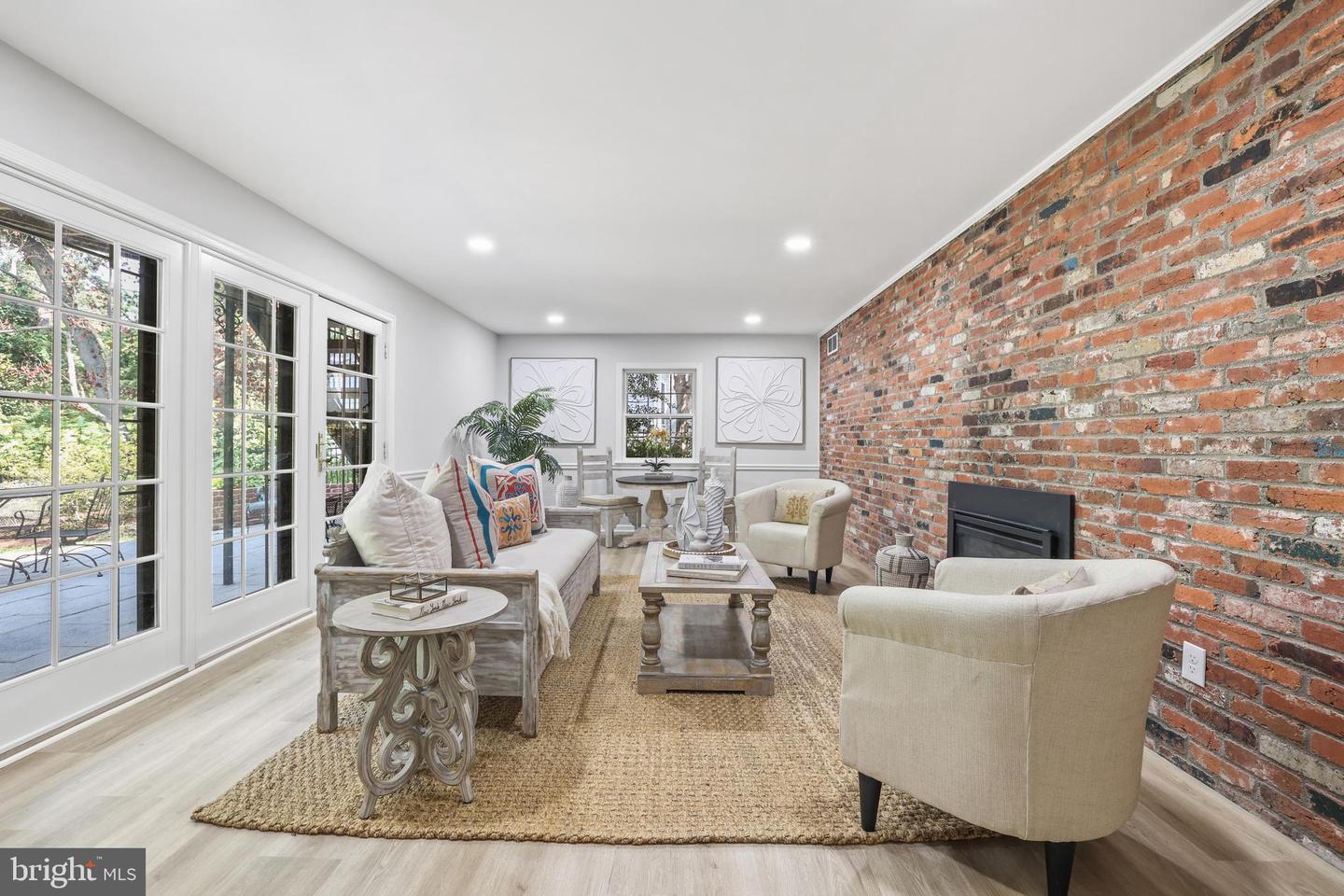 906 DANTON LN, ALEXANDRIA, Virginia 22308, 5 Bedrooms Bedrooms, ,3 BathroomsBathrooms,Residential,For sale,906 DANTON LN,VAFX2250582 MLS # VAFX2250582