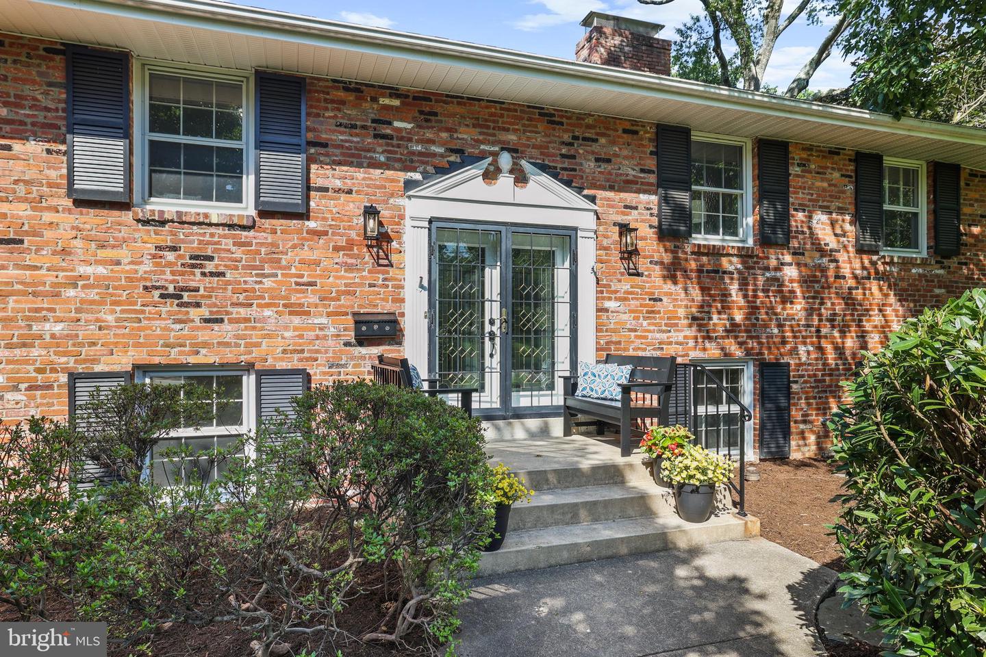 906 DANTON LN, ALEXANDRIA, Virginia 22308, 5 Bedrooms Bedrooms, ,3 BathroomsBathrooms,Residential,For sale,906 DANTON LN,VAFX2250582 MLS # VAFX2250582