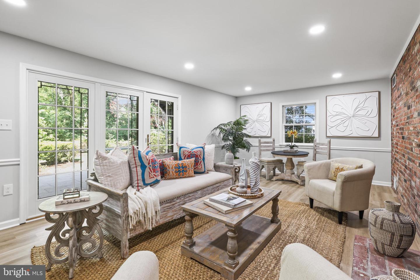 906 DANTON LN, ALEXANDRIA, Virginia 22308, 5 Bedrooms Bedrooms, ,3 BathroomsBathrooms,Residential,For sale,906 DANTON LN,VAFX2250582 MLS # VAFX2250582
