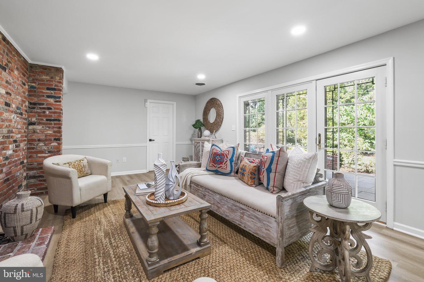 906 DANTON LN, ALEXANDRIA, Virginia 22308, 5 Bedrooms Bedrooms, ,3 BathroomsBathrooms,Residential,For sale,906 DANTON LN,VAFX2250582 MLS # VAFX2250582