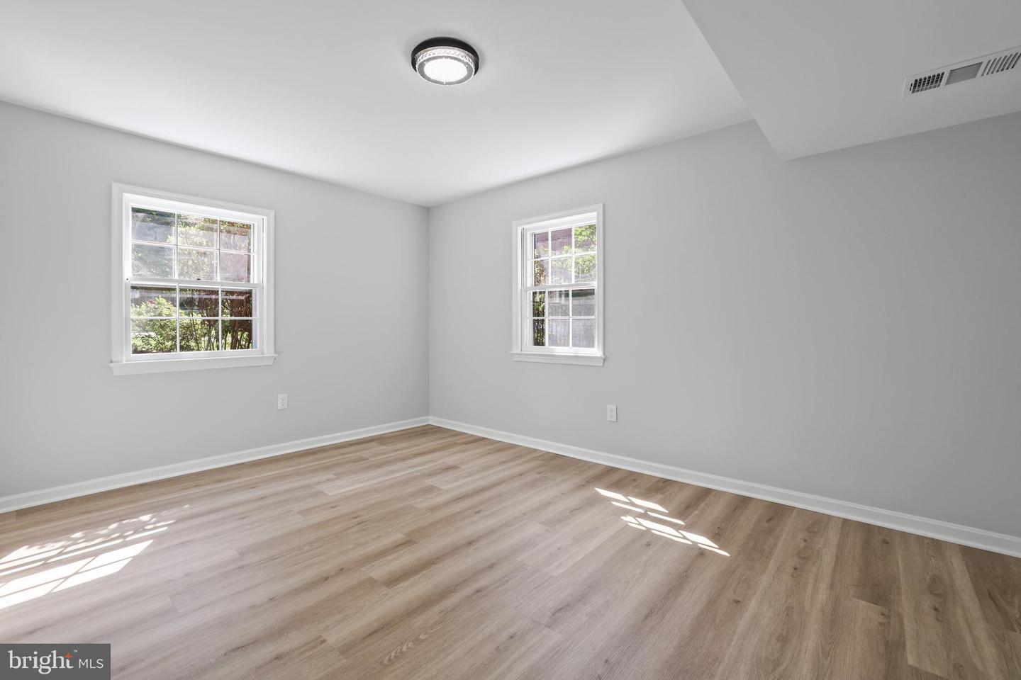 906 DANTON LN, ALEXANDRIA, Virginia 22308, 5 Bedrooms Bedrooms, ,3 BathroomsBathrooms,Residential,For sale,906 DANTON LN,VAFX2250582 MLS # VAFX2250582