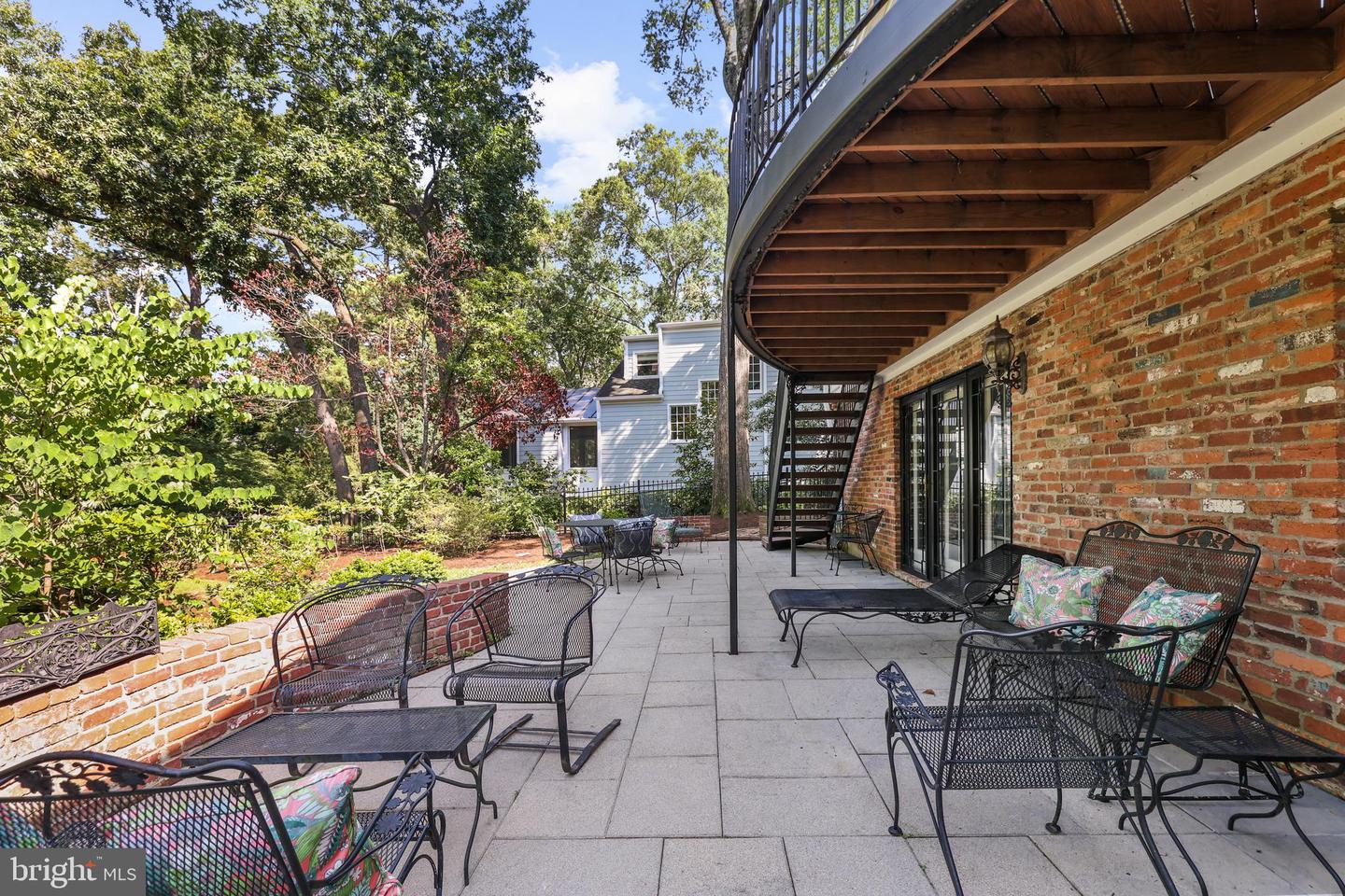 906 DANTON LN, ALEXANDRIA, Virginia 22308, 5 Bedrooms Bedrooms, ,3 BathroomsBathrooms,Residential,For sale,906 DANTON LN,VAFX2250582 MLS # VAFX2250582